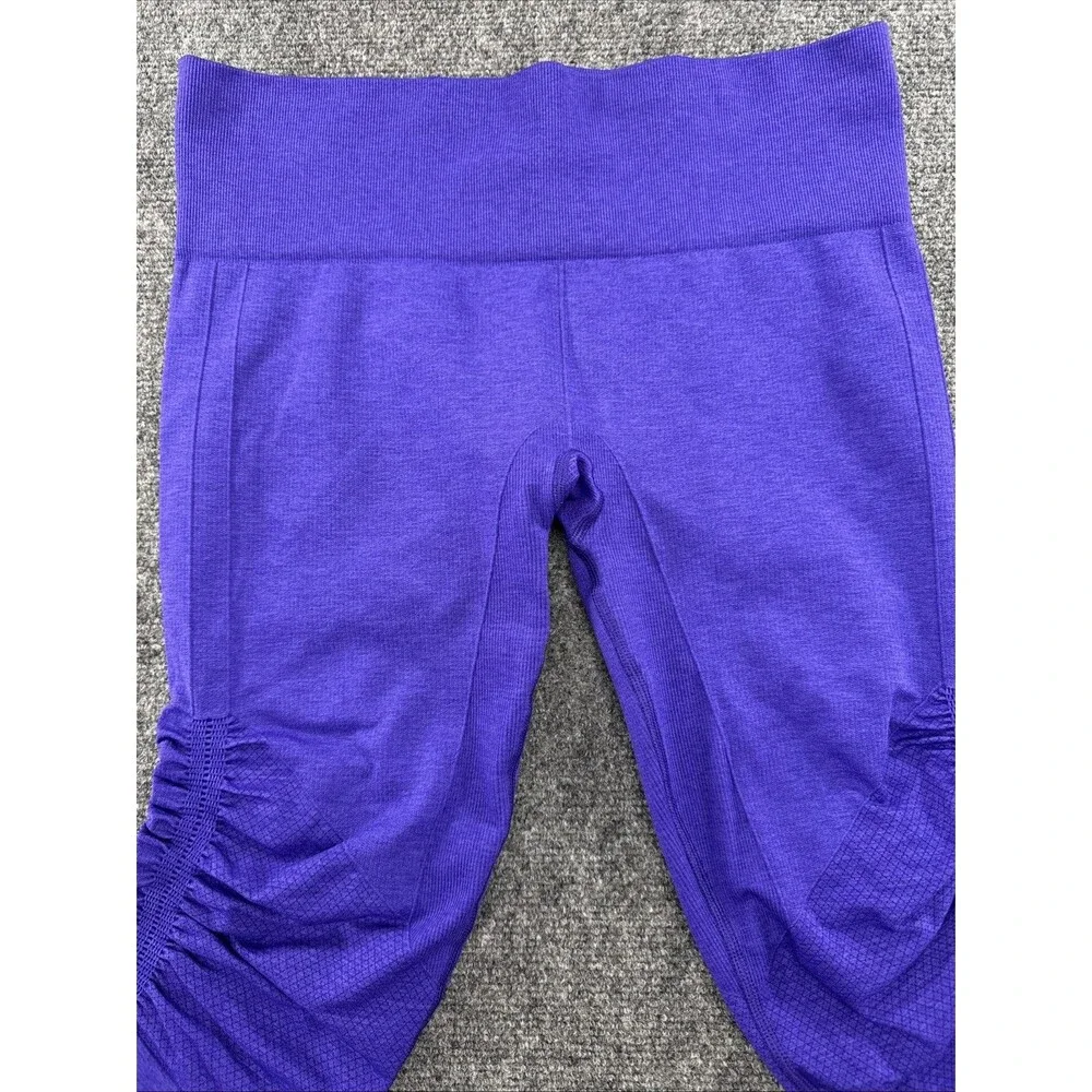 Lululemon Seamless Crop Leggings Womens Size 6 Purple Ruched Mesh Yoga Capri